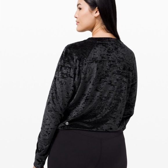 Lululemon🍋 Black Velvet Spandex Top Size 8(P2P 20” flat) - Picture 2 of 7